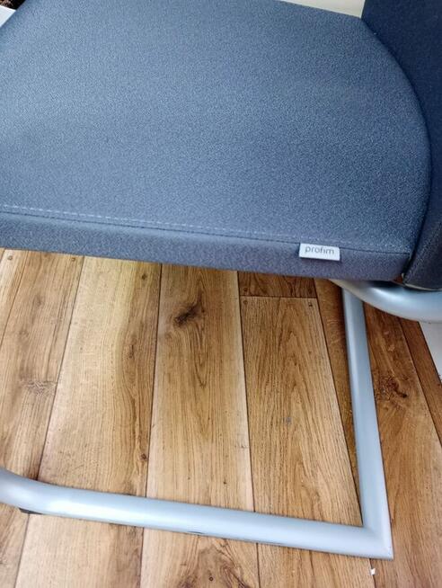 Fotel konferencyjny krzeslo konferencyjne Profim szare