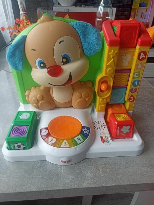 PIESEK FISHER PRICE Z KLOCKAMI