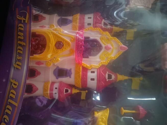 Sprzedam nowy pałac dla dziewczynki