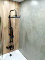 Łazienki, kuchnie ,tarasy.