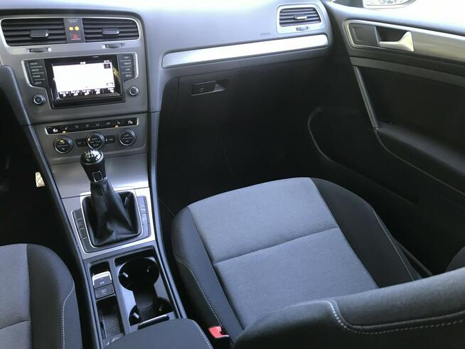 Golf VII niski przebieg, super stan asystent parkowania