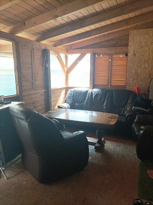 Przyczepa zabudowana z miejscem