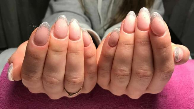 Przedłużanie paznokci , manicure hybrydowy, pedicure
