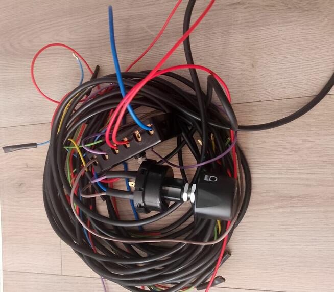 Instalacja elektryczna świateł Dodge Caliber