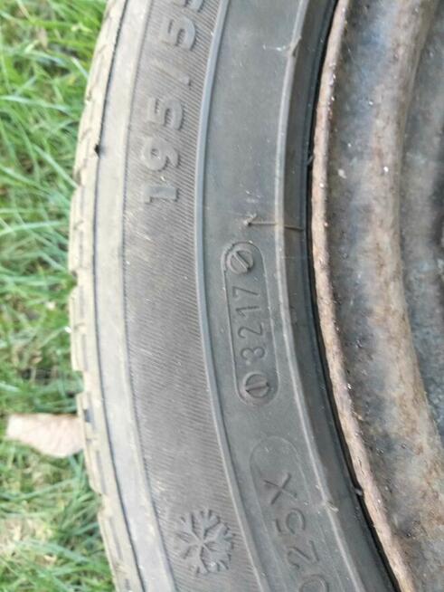 Opony zimowe Kormoran 195/55 R15 na felgach stalowych lacett