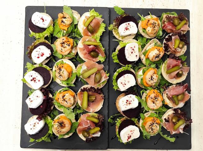 Obiady do firmy dla pracowników w formie bufetu.