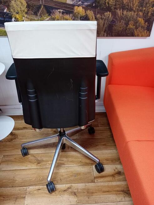 Fotel gabinetowy biały fotele dyrektorskie Profim ONE 11SL