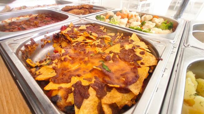 Obiady do firmy dla pracowników w formie bufetu.