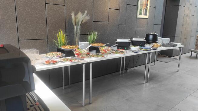 Obiady do firmy dla pracowników w formie bufetu.