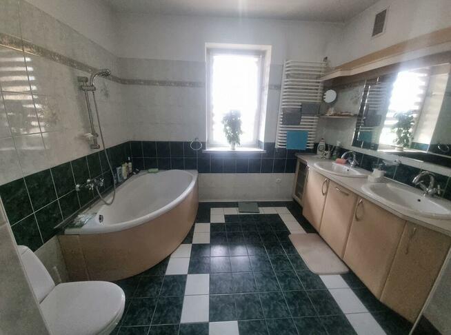 Nieruchomość przy drodze Nr 9 blisko autostrady A4