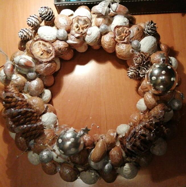 Własnoręczne ozdoby bożonarodzeniowe i okolicznościowe