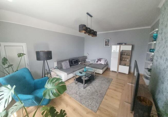 Nieruchomość przy drodze Nr 9 blisko autostrady A4