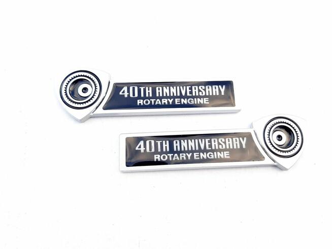 Emblemat Mazda 40th Anniversary Rotary Engine