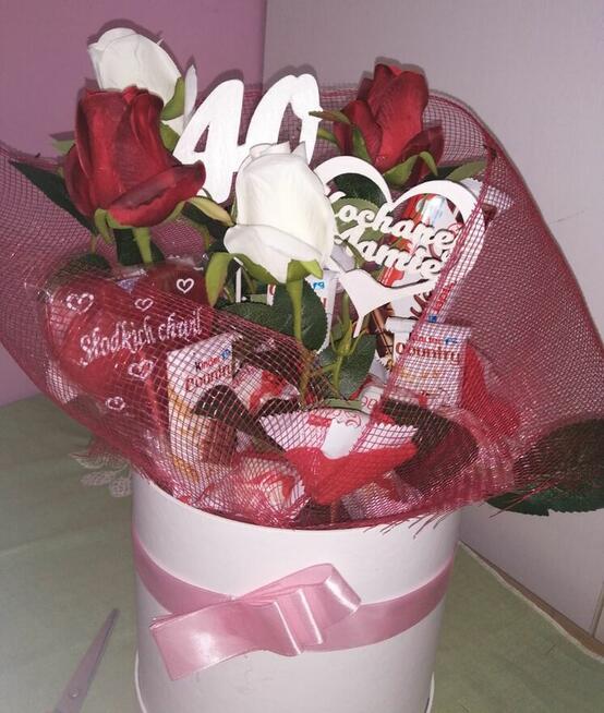 Własnoręczne ozdoby bożonarodzeniowe i okolicznościowe