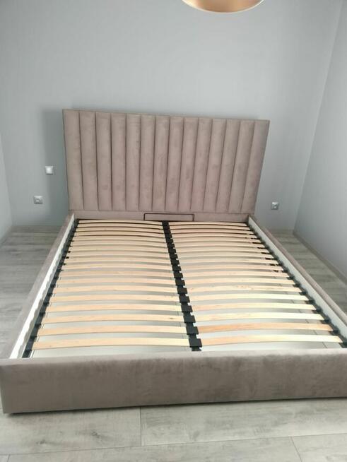 Tanie łóżko tapicerowane 160x200