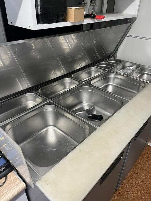 Przyczepa gastronomiczna z pełnym wyposażeniem