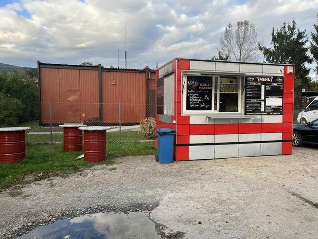 Przyczepa gastronomiczna z pełnym wyposażeniem