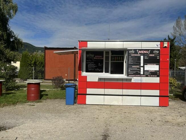 Przyczepa gastronomiczna z pełnym wyposażeniem