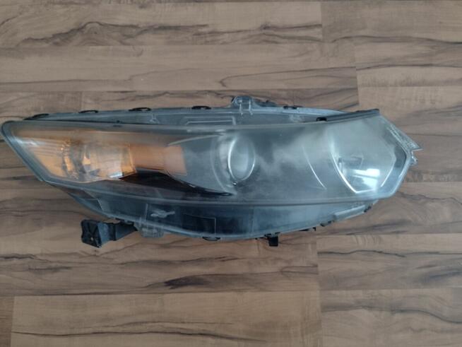 Accord 8 lampa przód prawa strona