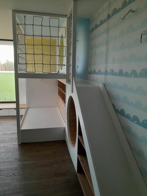 łózka na antresoli