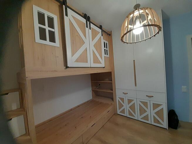 łózka na antresoli