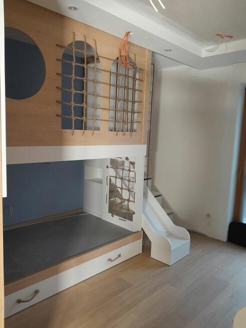 łózka na antresoli