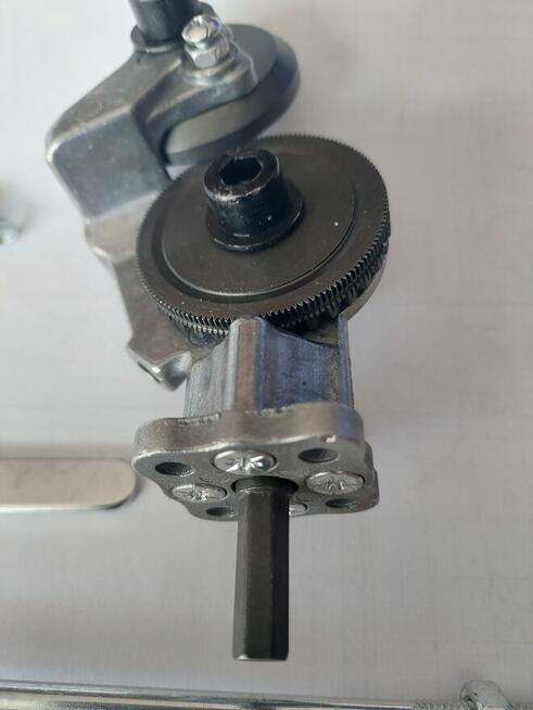 Przecinarka do blachy - przystawka do wiertarki