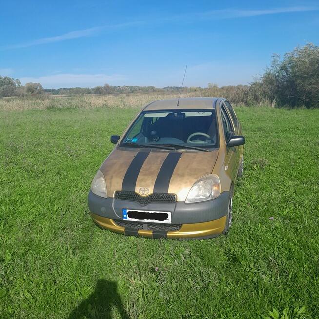 Toyota Yaris 2001, 5 drzwi, dobry stan oszczędna
