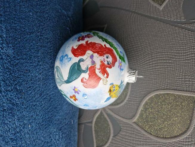 Bombki ręcznie malowane.