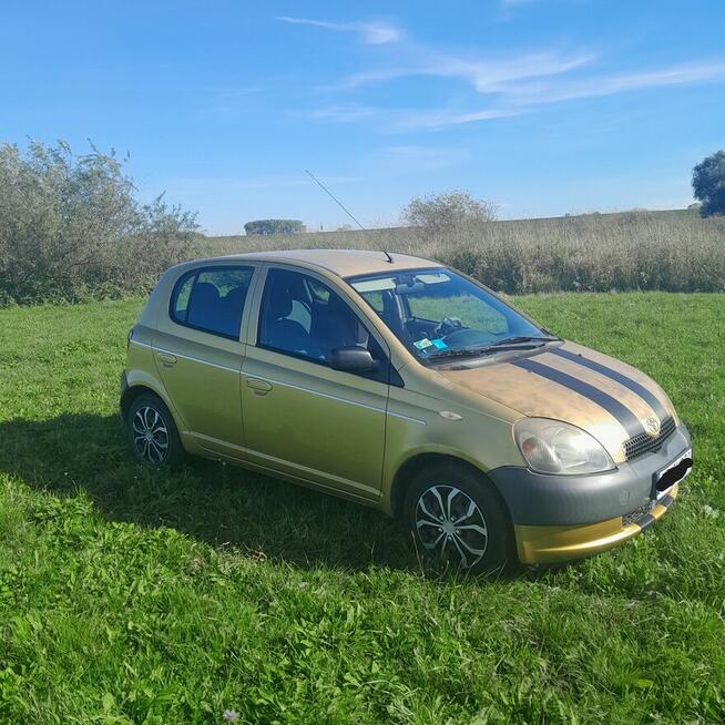Toyota Yaris 2001, 5 drzwi, dobry stan oszczędna