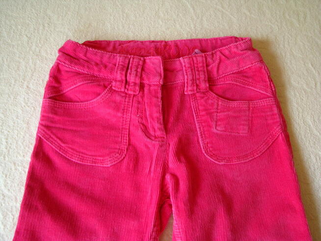 Urocze spodnie dziewczęce, różowy sztruks Kangaroos rozm. 11