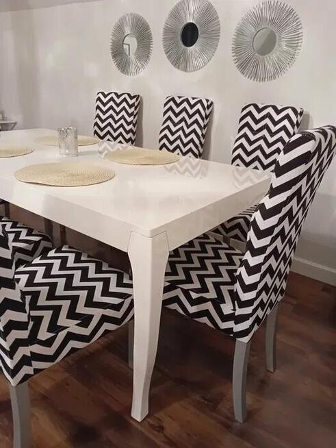 Stylowy nowoczesny stół