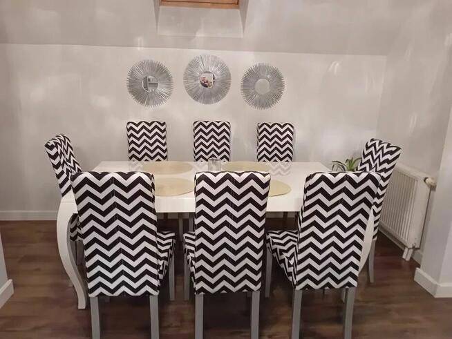 Stylowy nowoczesny stół