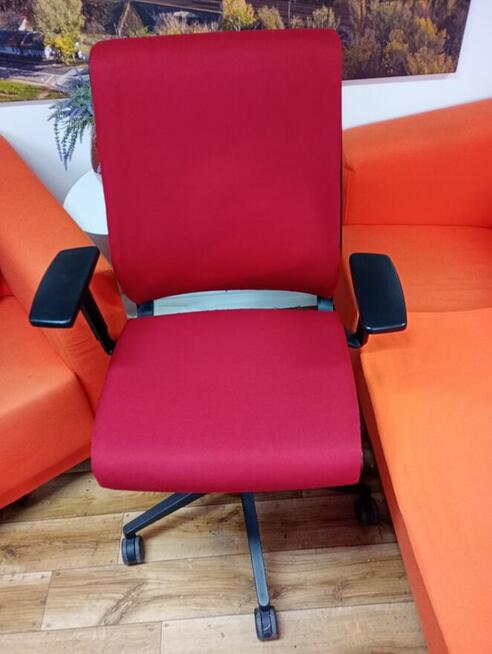 Fotel biurowy obrotowy Steelcase fotele biurowe