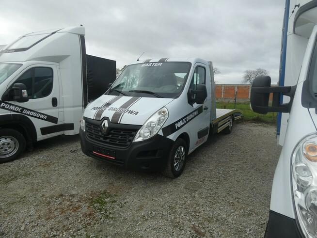 Renault Master najazd auto pomoc pomoc drogowa auto laweta