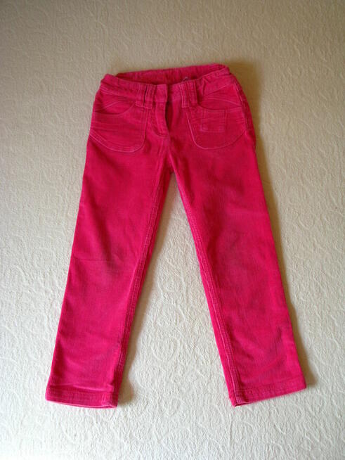 Urocze spodnie dziewczęce, różowy sztruks Kangaroos rozm. 11