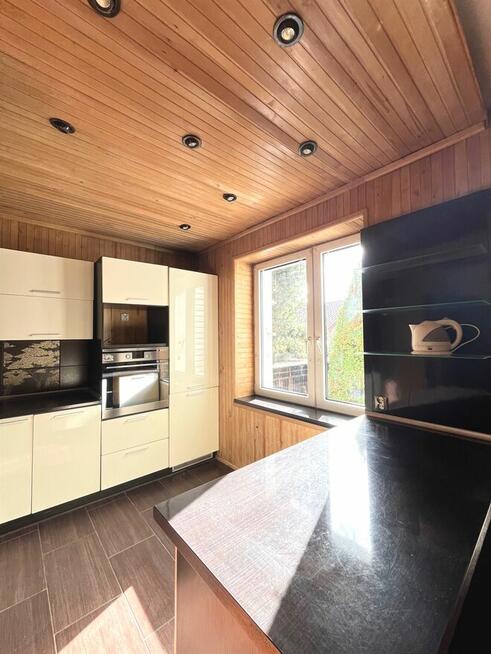 Dom z dwoma stawami i basenem Krobia