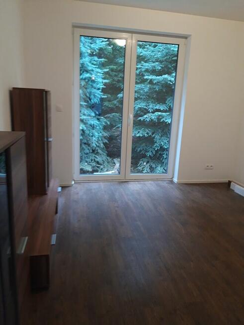 Wynajmę bezczynszowe mieszkanie bezpośrednio.