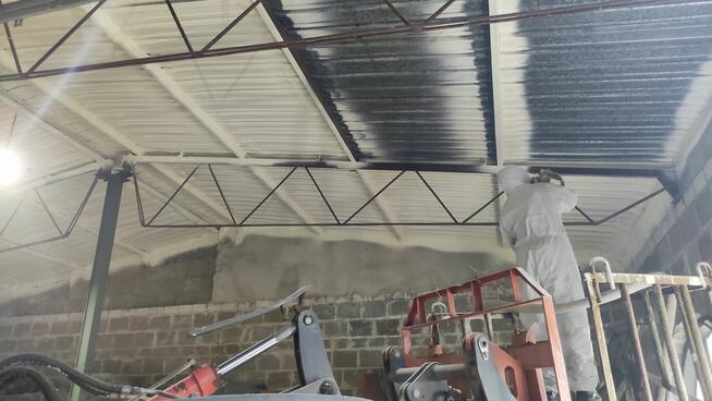 Ocieplenie Natryskowe Izolacja Pianą PUR Poddasza Stropy