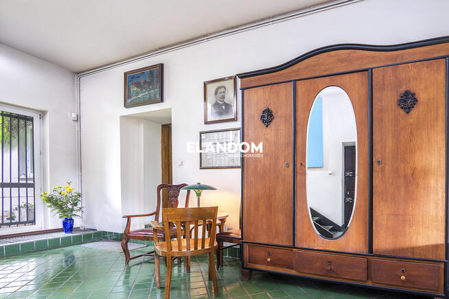 Urokliwy dom z dużym ogrodem w Pruszkowie