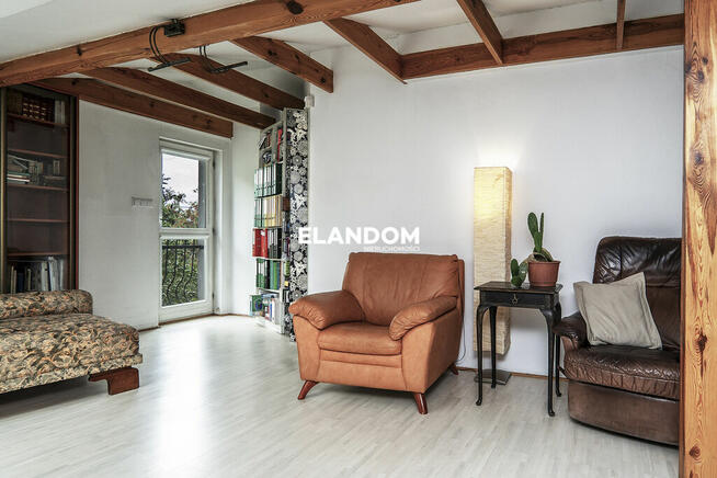 Urokliwy dom z dużym ogrodem w Pruszkowie