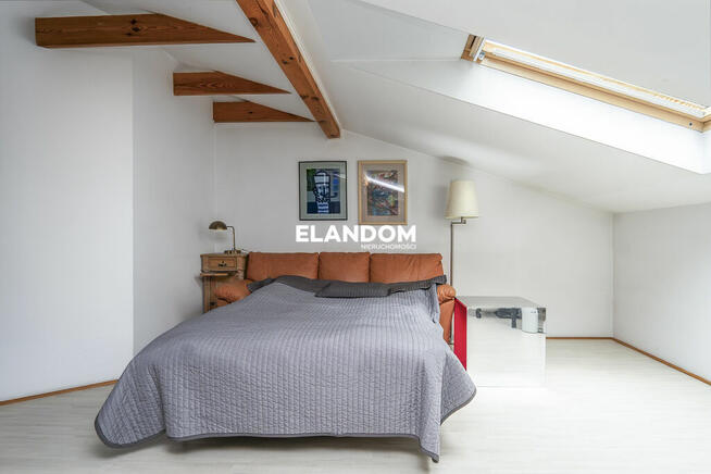 Urokliwy dom z dużym ogrodem w Pruszkowie