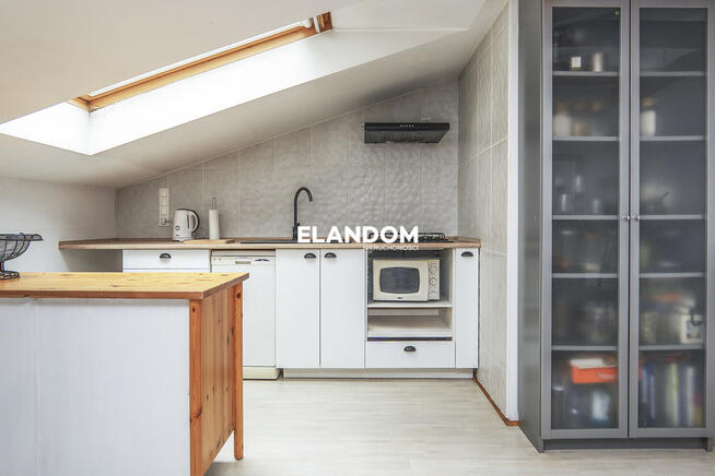 Urokliwy dom z dużym ogrodem w Pruszkowie