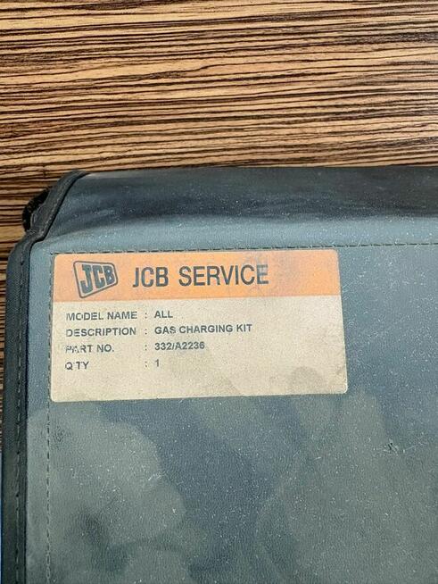 Młot wyburzeniowy JCB 25 + zestaw uzupełniający gaz