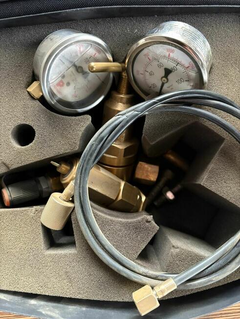 Młot wyburzeniowy JCB 25 + zestaw uzupełniający gaz