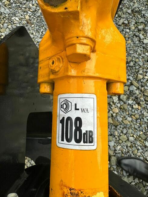 Młot wyburzeniowy JCB 25 + zestaw uzupełniający gaz