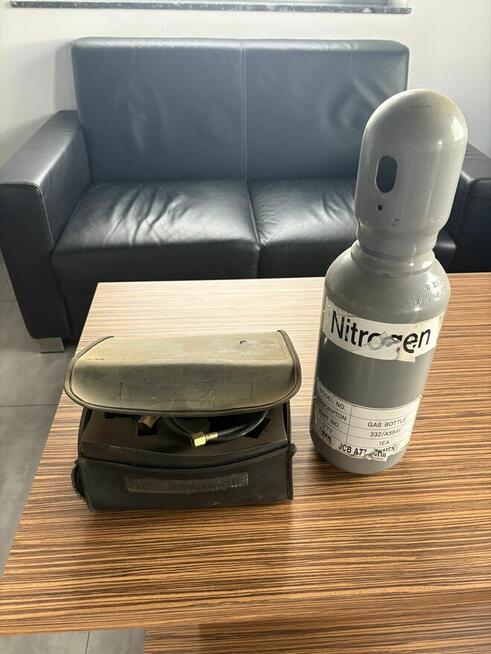 Młot wyburzeniowy JCB 25 + zestaw uzupełniający gaz