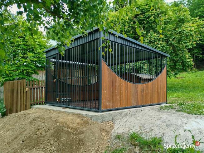 Kojec dla Psa Mocny z Podłoga Buda Miski