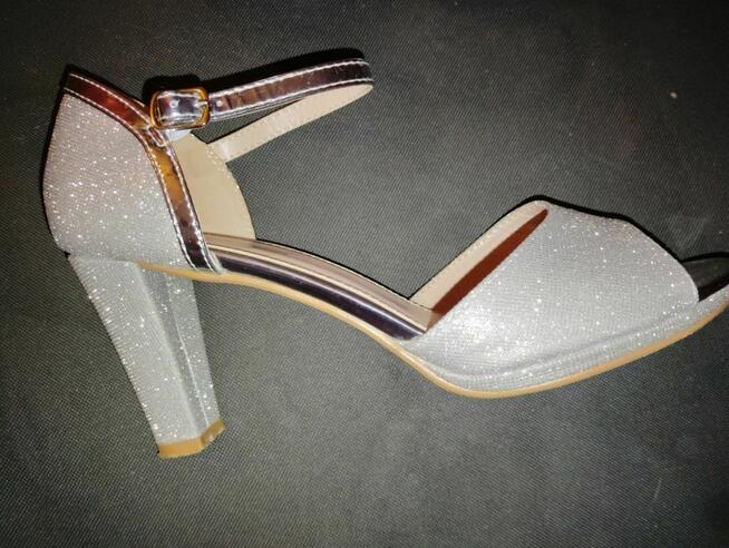 Sprzedam Buty NOWE ROZMIAR 41