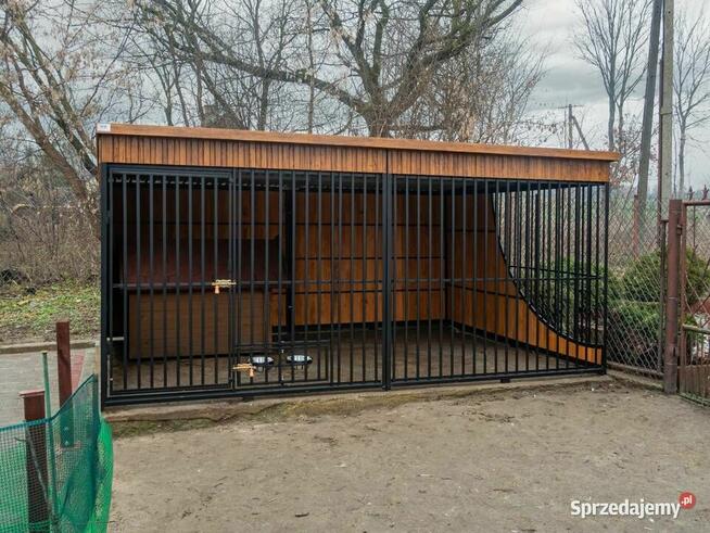 Kojec dla Psa Mocny z Podłoga Buda Miski